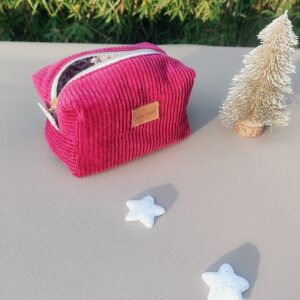 Trousse à maquillage velours framboise, intérieur fleuri