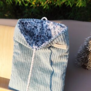 Pochette à livre réversible vert céladon, doublure fleurie